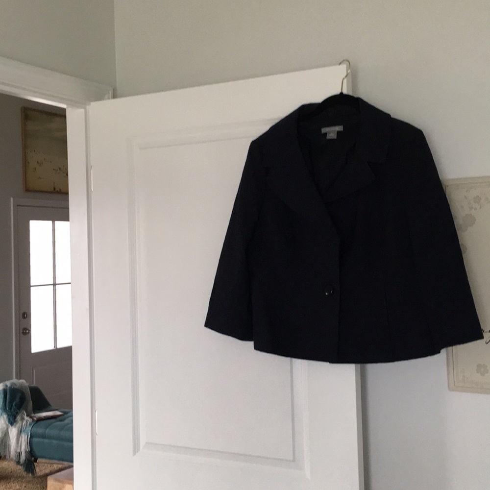 Ann Taylor 3/4 sleeve navy blue cropped jacket😊